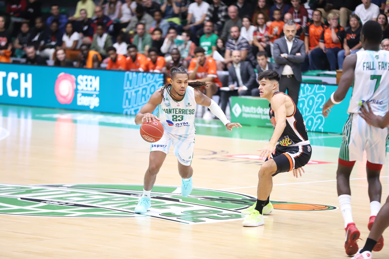 Nanterre surclasse Le Mans