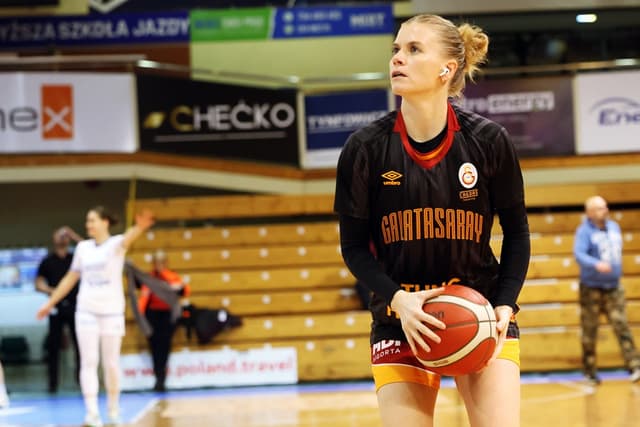 Julie Vanloo engagée par les Washington Mystics pour son camp de présaison