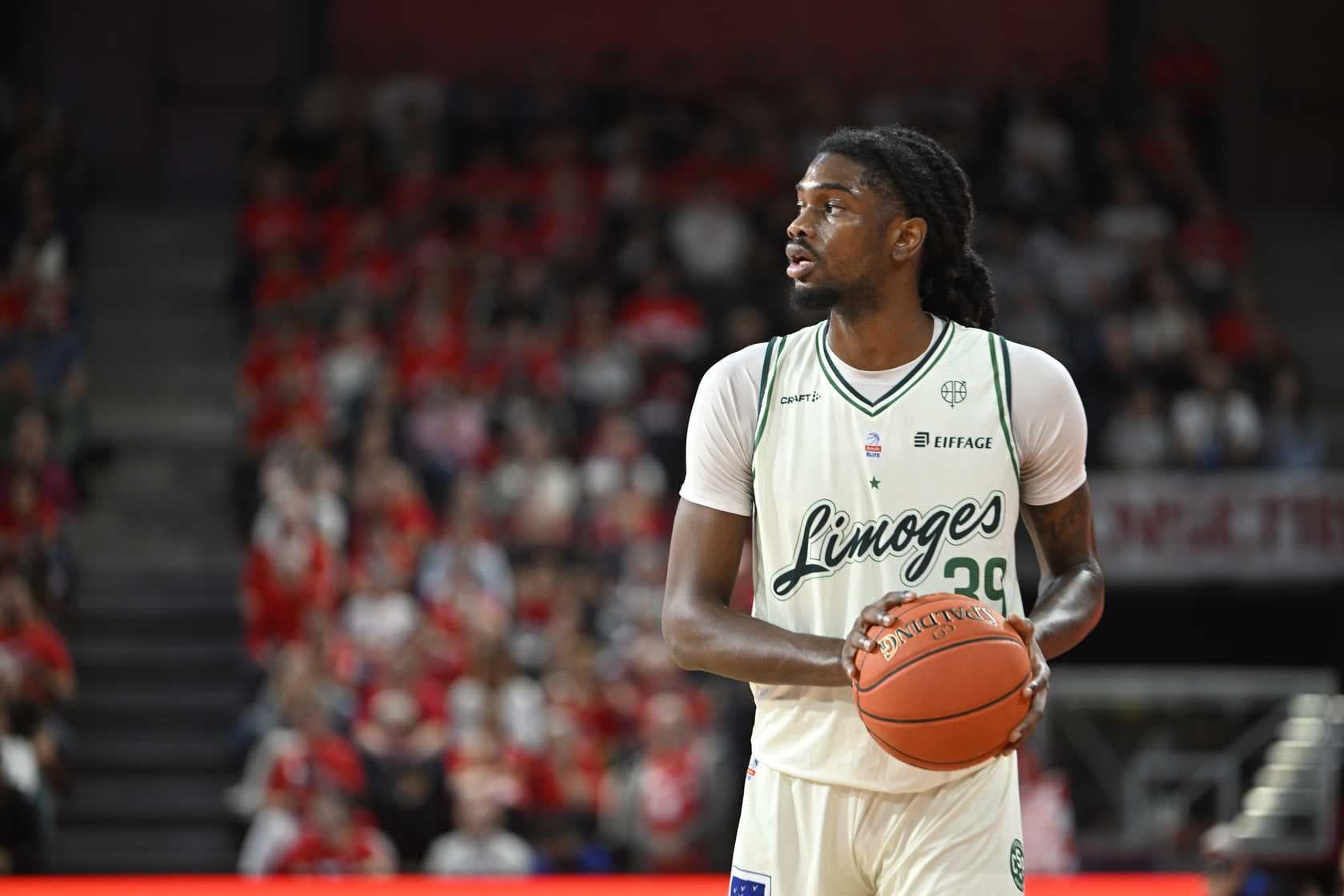 Pas de duel Kenny Baptiste – Christopher Ledlum lors du classique Élan béarnais – Limoges