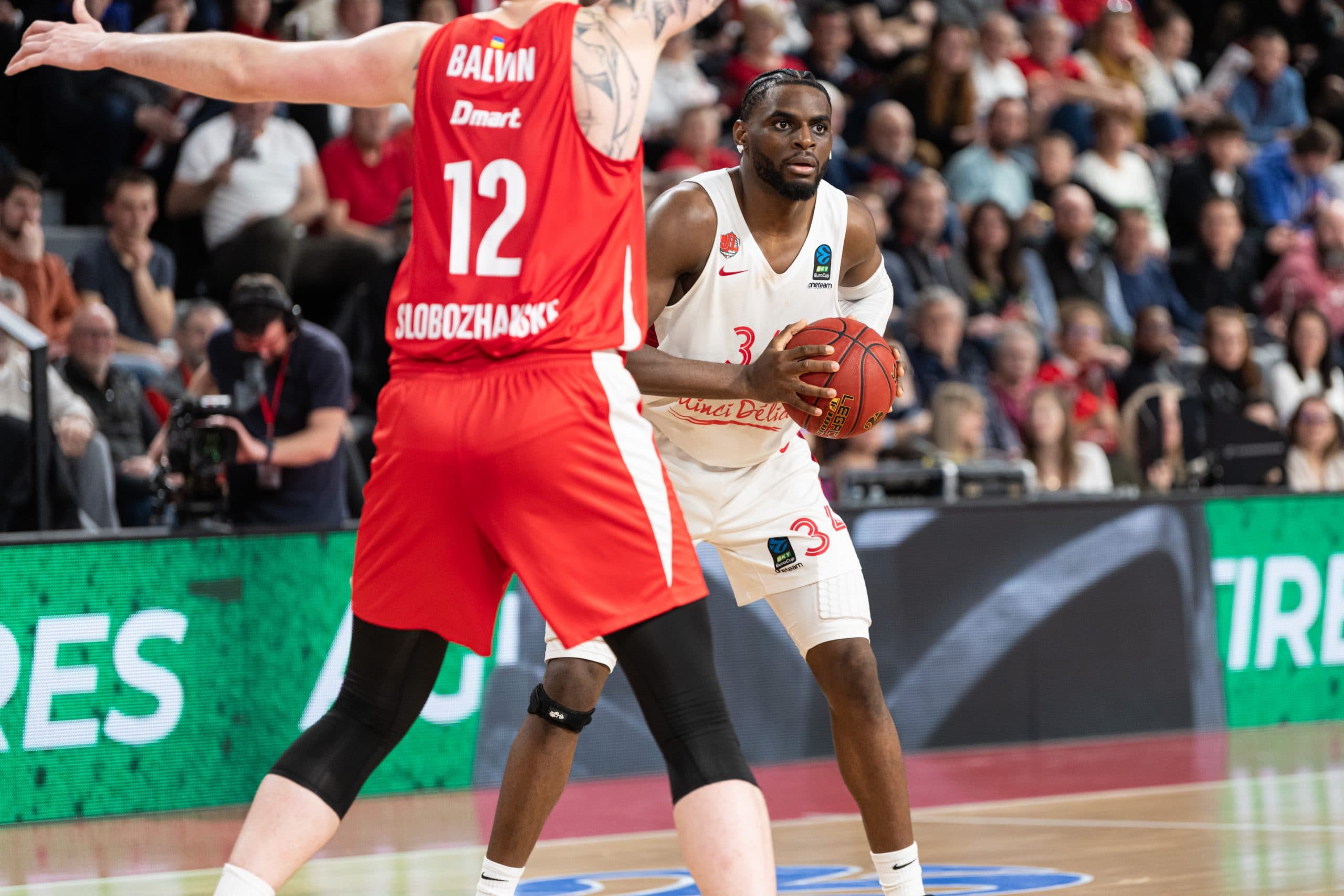 Kevin Kokila blessé au pied avant la demi de l’EuroCup : « Il y a un peu de dégât »