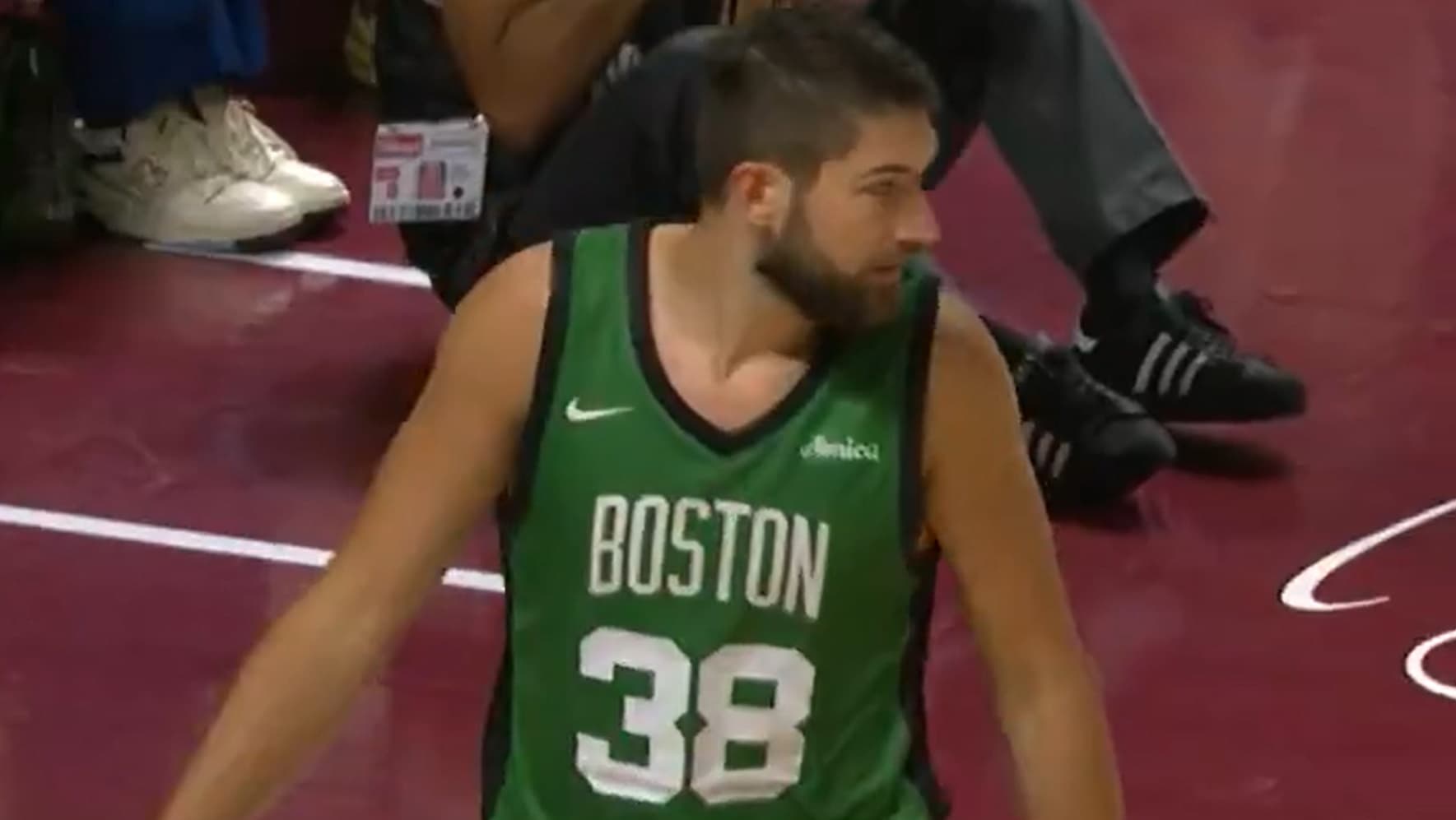 Summer League : Killian Tillie monte en puissance, Neal Sako joue son premier match