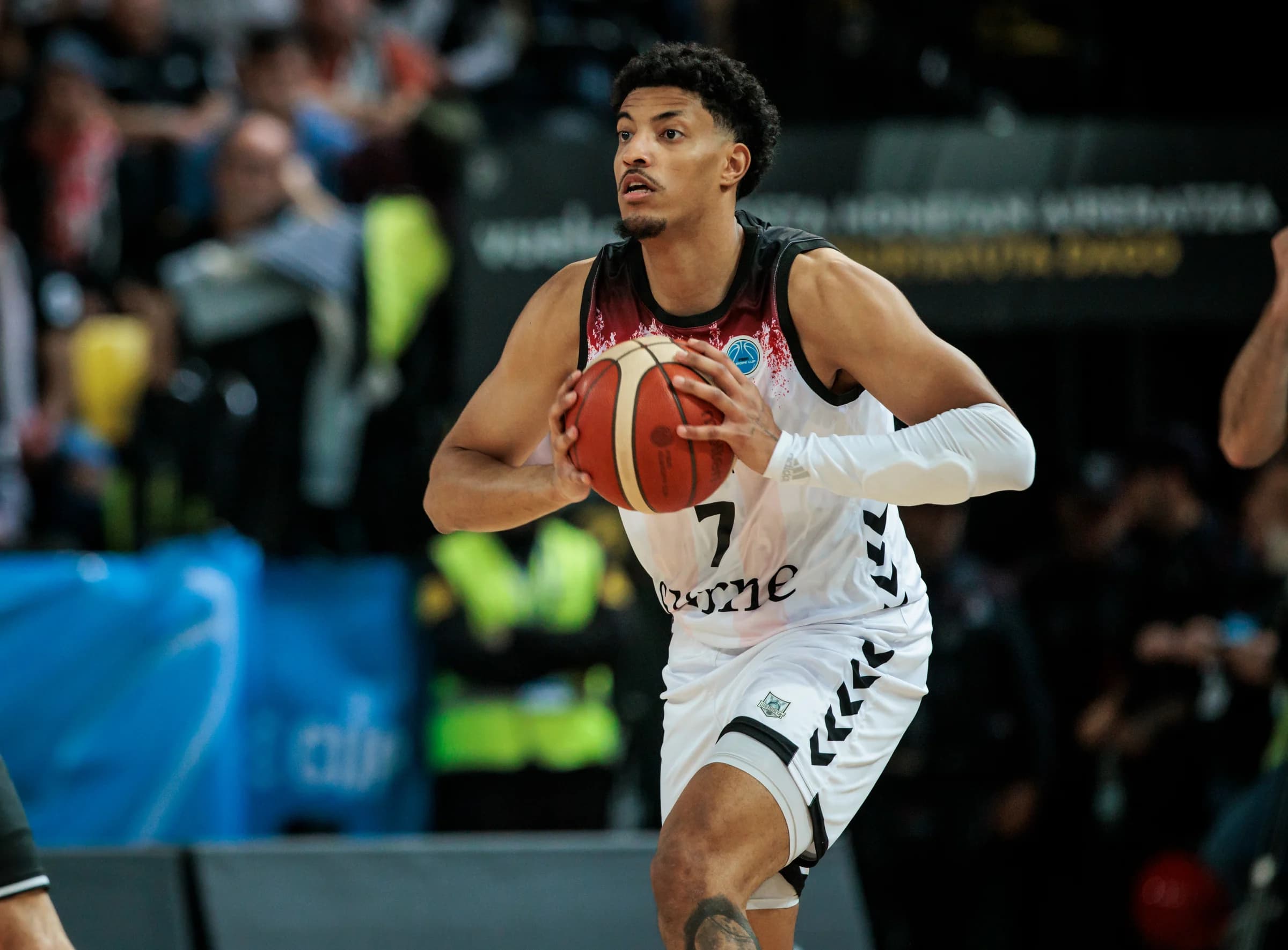 Malcolm Cazalon et Bilbao font un premier pas vers le sacre en FIBA Europe Cup