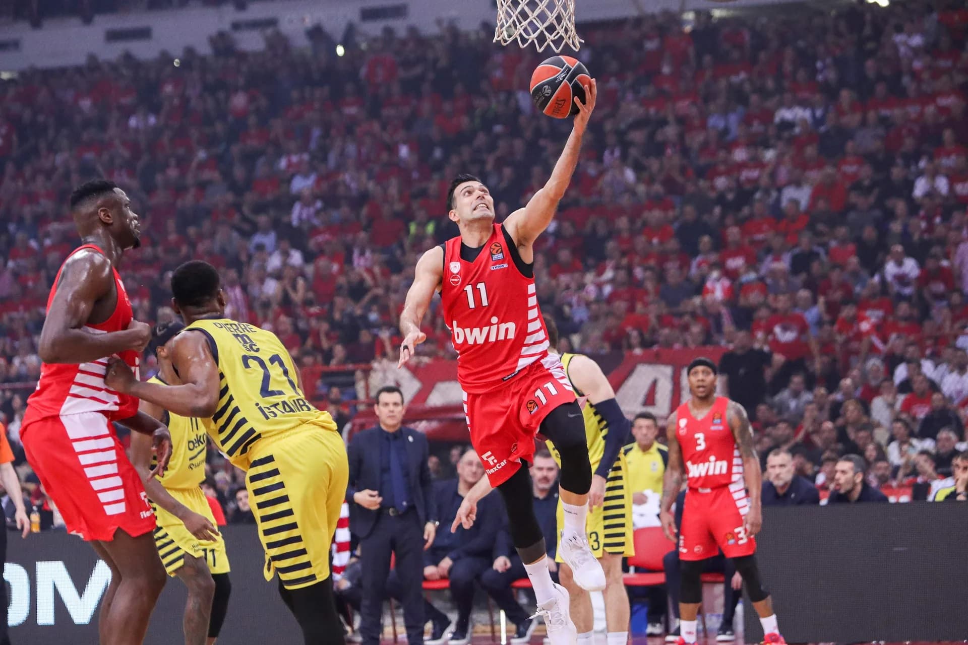 L’Olympiakos et Moustapha Fall retournent au Final Four