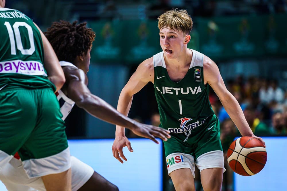 Kristupas Kepezinskas arrive à Monaco