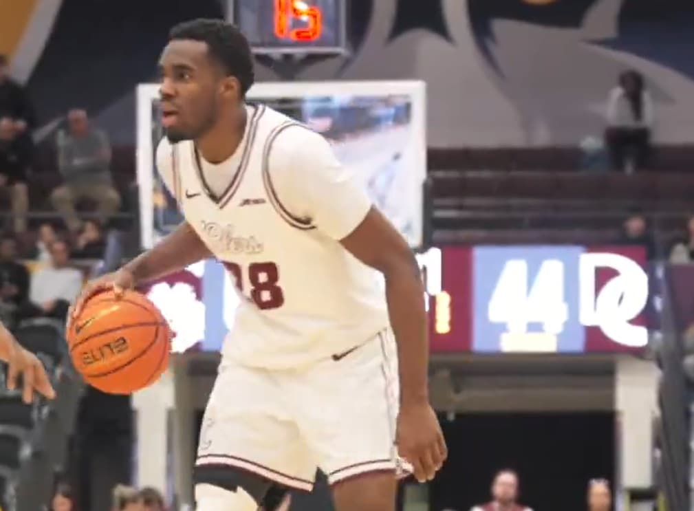 Kymany Houinsou claque son record en NCAA