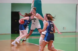 La Française Angelina Turmel, ici en défense, a été sortie avec son club bulgare lors du tour préliminaire de l'EuroCup féminine