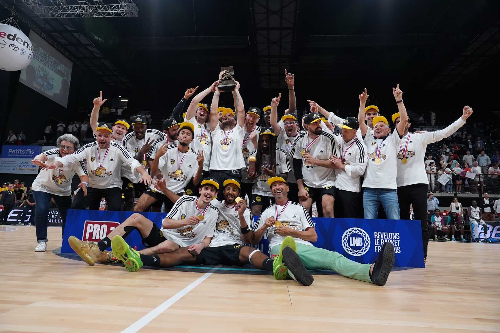 Champion de Pro B, le Stade Rochelais termine en apothéose : direction la Betclic ÉLITE !