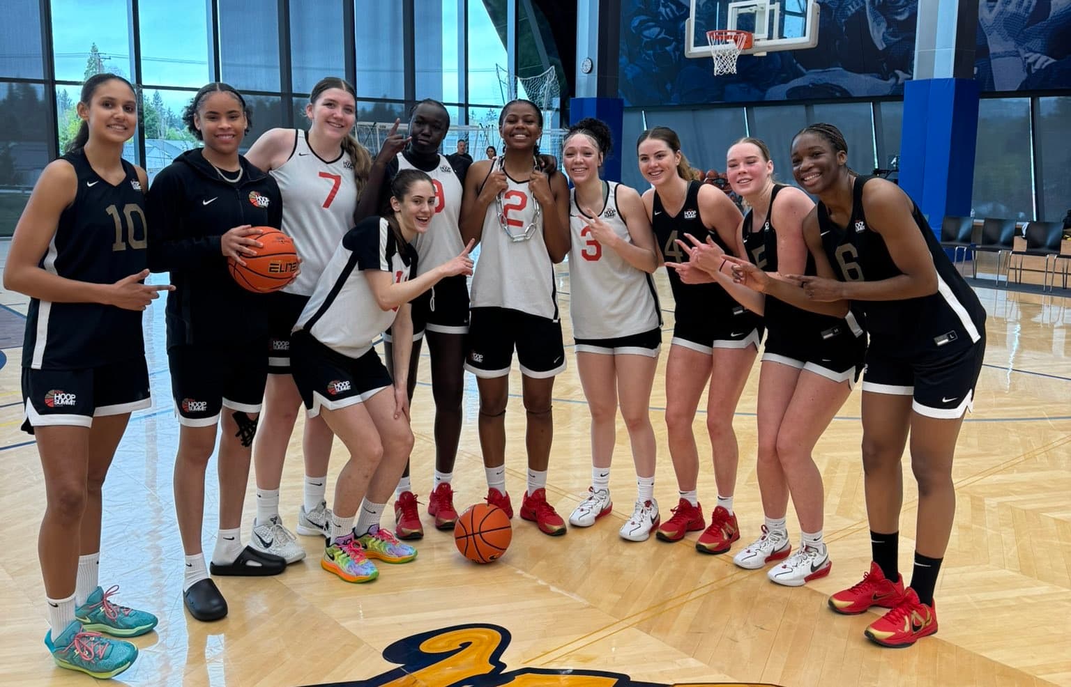 Aïnhoa Risacher et Sarah Cissé en vue malgré la défaite de la Team World au Hoop Summit