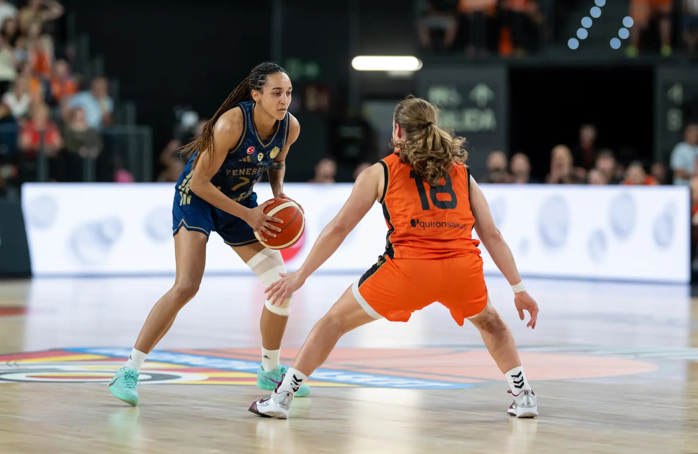 Leïla Lacan brille d'entrée en EuroLeague avec le Fenerbahçe