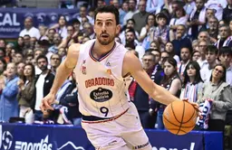 Leo Westermann, ici avec Obradoiro, s'entraîne avec le club voisin de La Corogne, en attendant un contrat