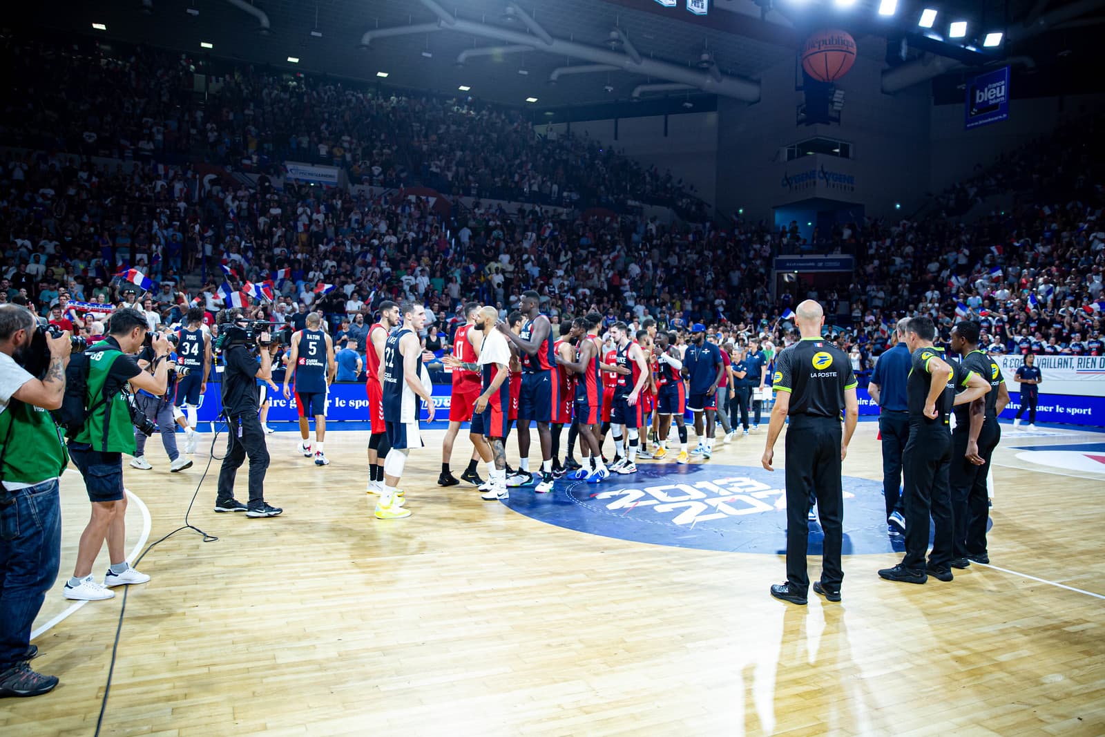 Quelles sont les trois villes qui accueilleront les Bleus pour les qualifications à la Coupe du Monde 2027 ?