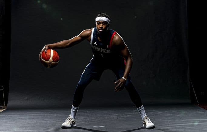 Les Dallas Mavericks officialisent la signature de Frank Ntilikina