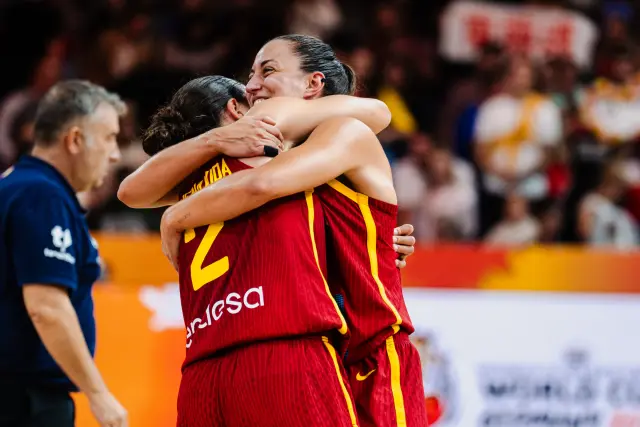 L’Espagne finit en tête du groupe A, l’Allemagne déroule face au Mali