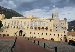 L'état monégasque a amorcé une reprise de l'AS Monaco, sans donner de visibilité pour la suite