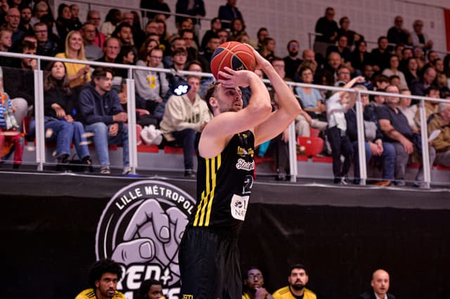 Vainqueur des play-offs avec La Rochelle, Johan Lofberg reste en Pro B et signe à Nantes