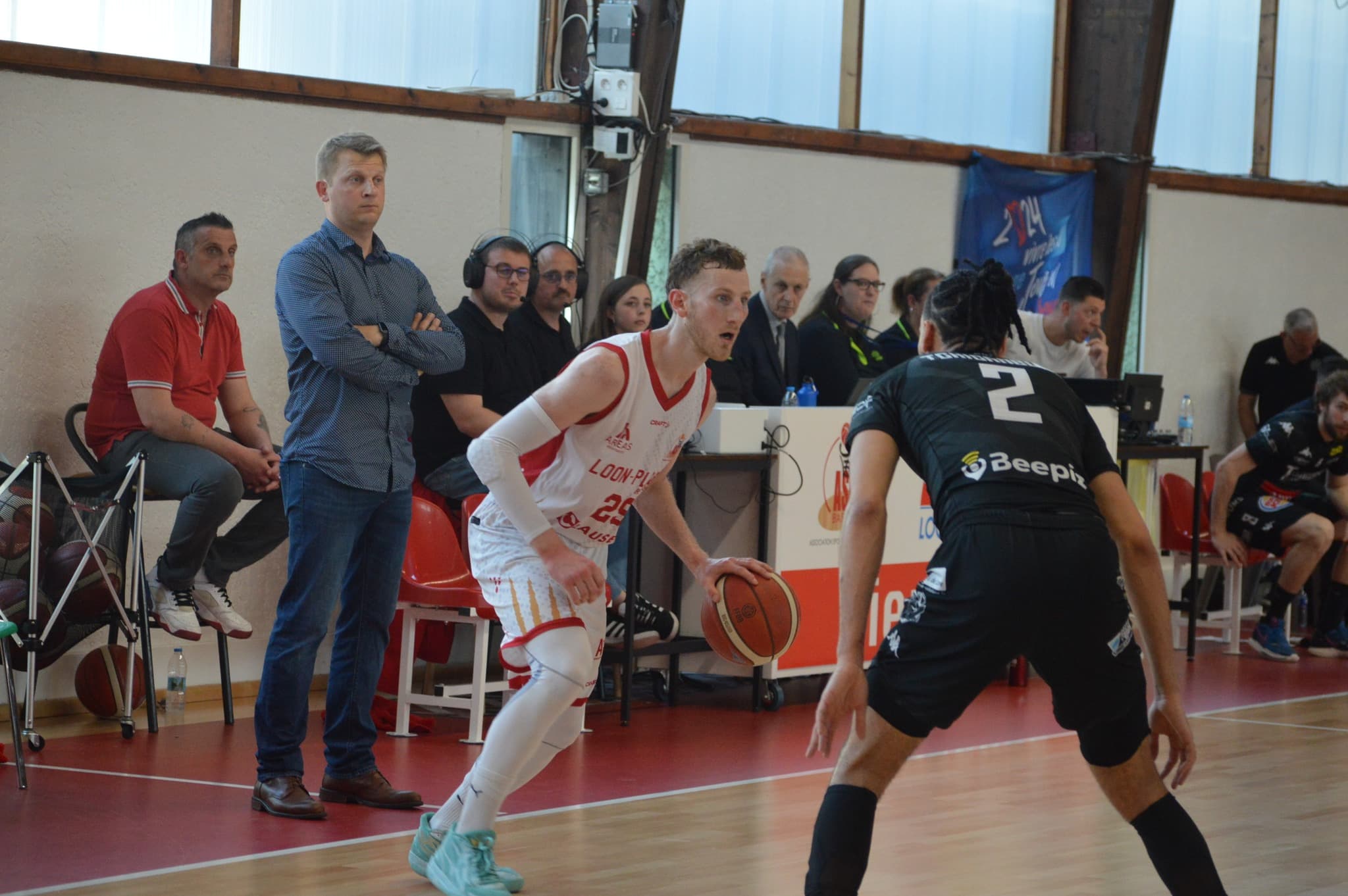 Caen et Loon-Plage assurent, Feurs et Rennes dos au mur : les résultats des matchs aller des quarts de finale