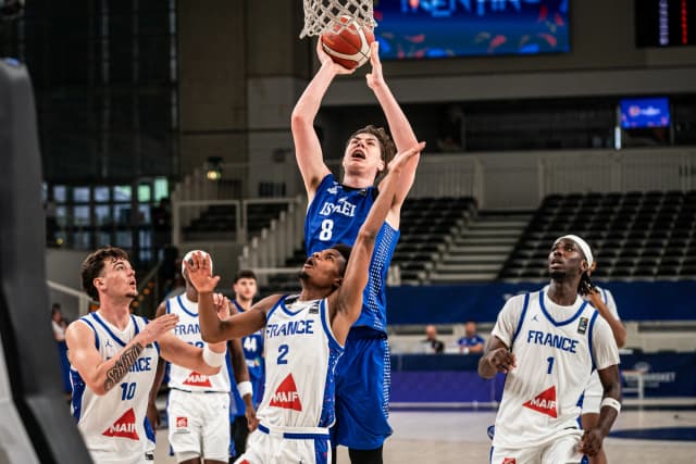 Premier match accroché… et première défaite pour l’équipe de France U18