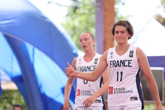 Lou Bobst part en direction de l’AS Aulnoye Basket