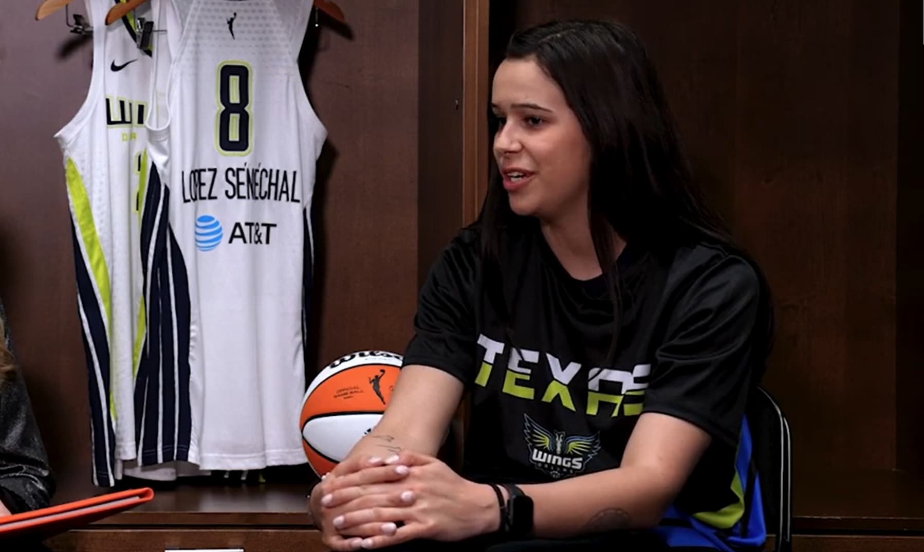 Après sa saison blanche en WNBA, Lou Lopez Sénéchal va lancer sa carrière pro en Tchéquie