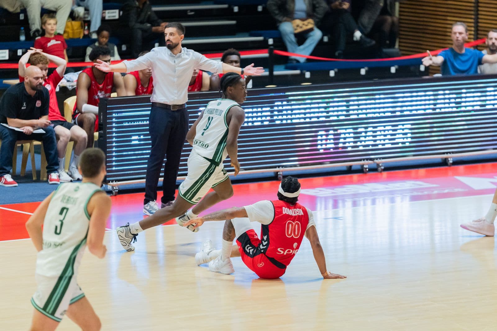 Officiel : Blois prête Demahis-Ballou, le départ de Donaldson pas encore officialisé à Aix-Maurienne