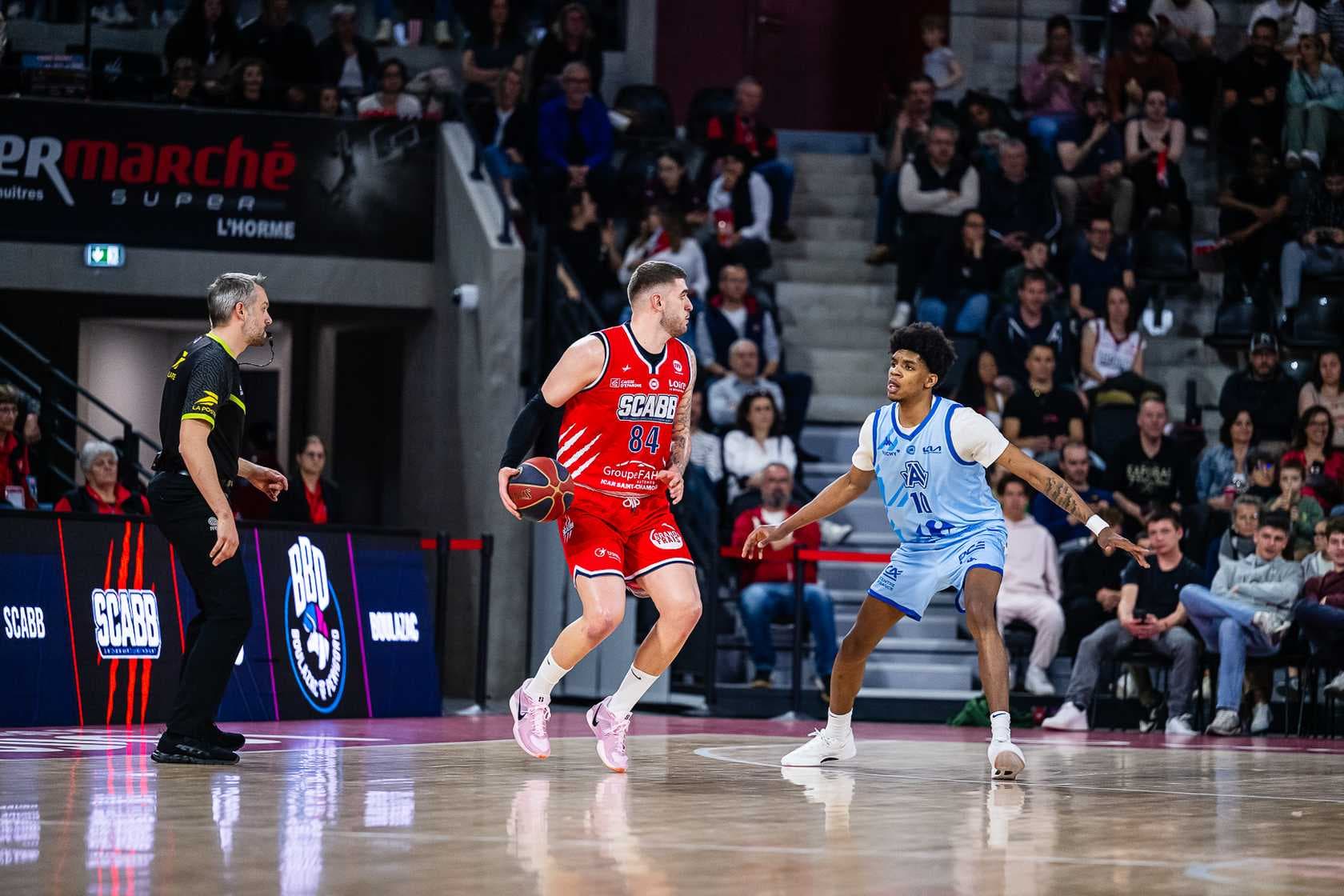 Lucas Dufeal élu meilleur défenseur de la saison 2024-2025 de Pro B