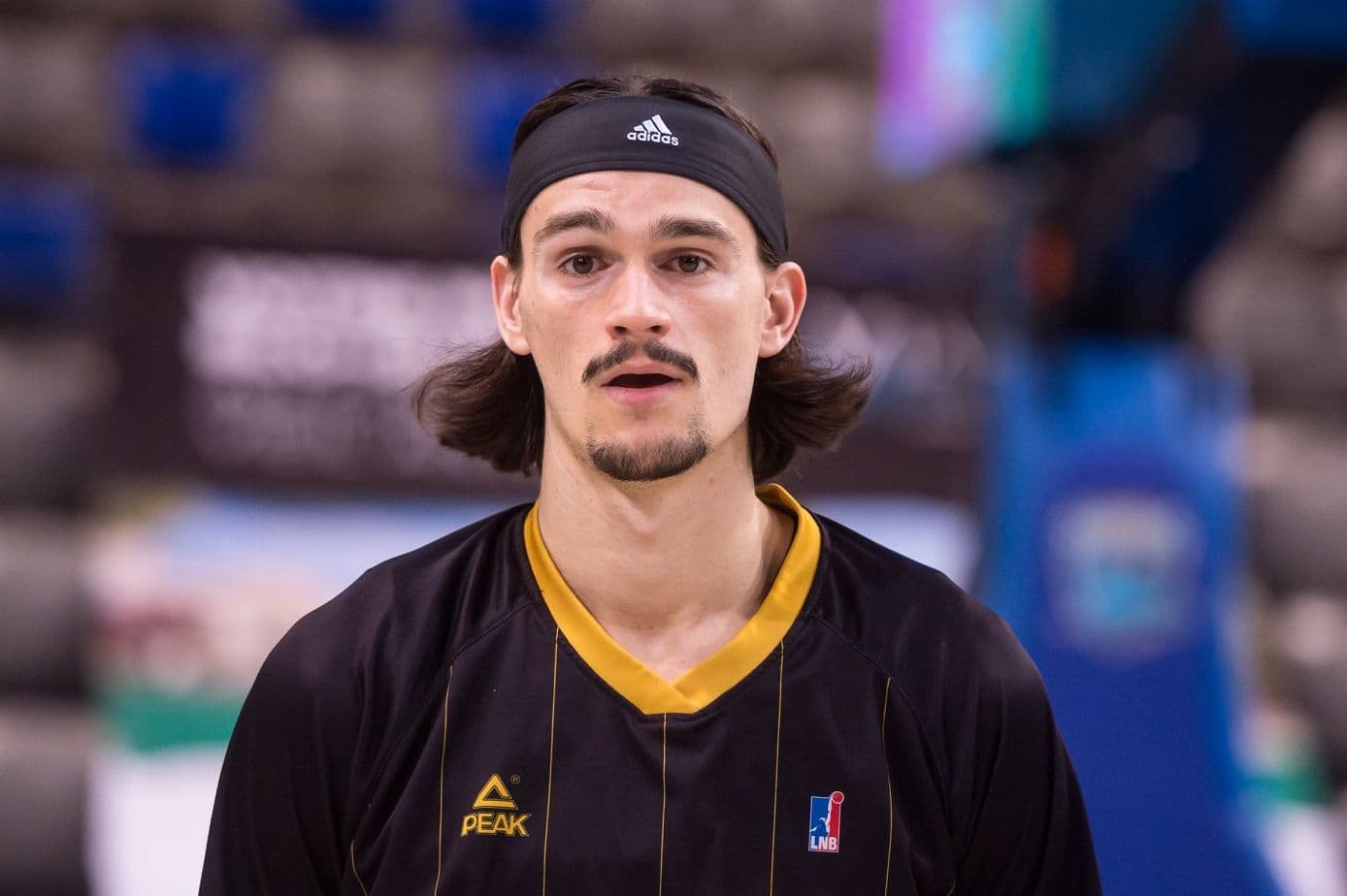 Lucas Hergott (Blois) : « Mickaël Hay correspond parfaitement à ce que je pense du basket »