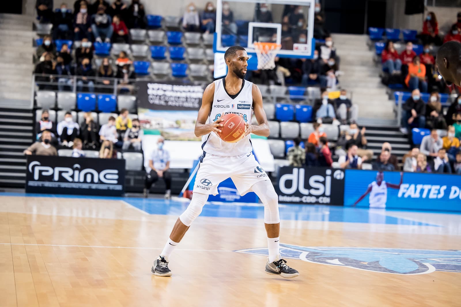 Ludovic Negrobar va passer d’Antibes à Orléans