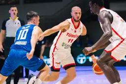 Malachi Flynn, meneur naturalisé, a signé une belle prestation avec la Turquie ce lundi en Islande