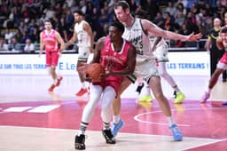 Malik Fitts, ici avec Strasbourg en 2024-2025, s'est blessé sur la présaison du Boulazac Basket Dordogne