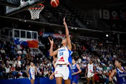 Marième Badiane et l'équipe de France ont remporté leurs cinq matches à l'Astroballe