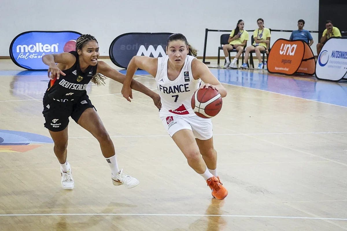 Malgré une fin de match inquiétante, les Bleuettes U20 disposent de l’Allemagne (80-67) et terminent premières invaincues de leur poule