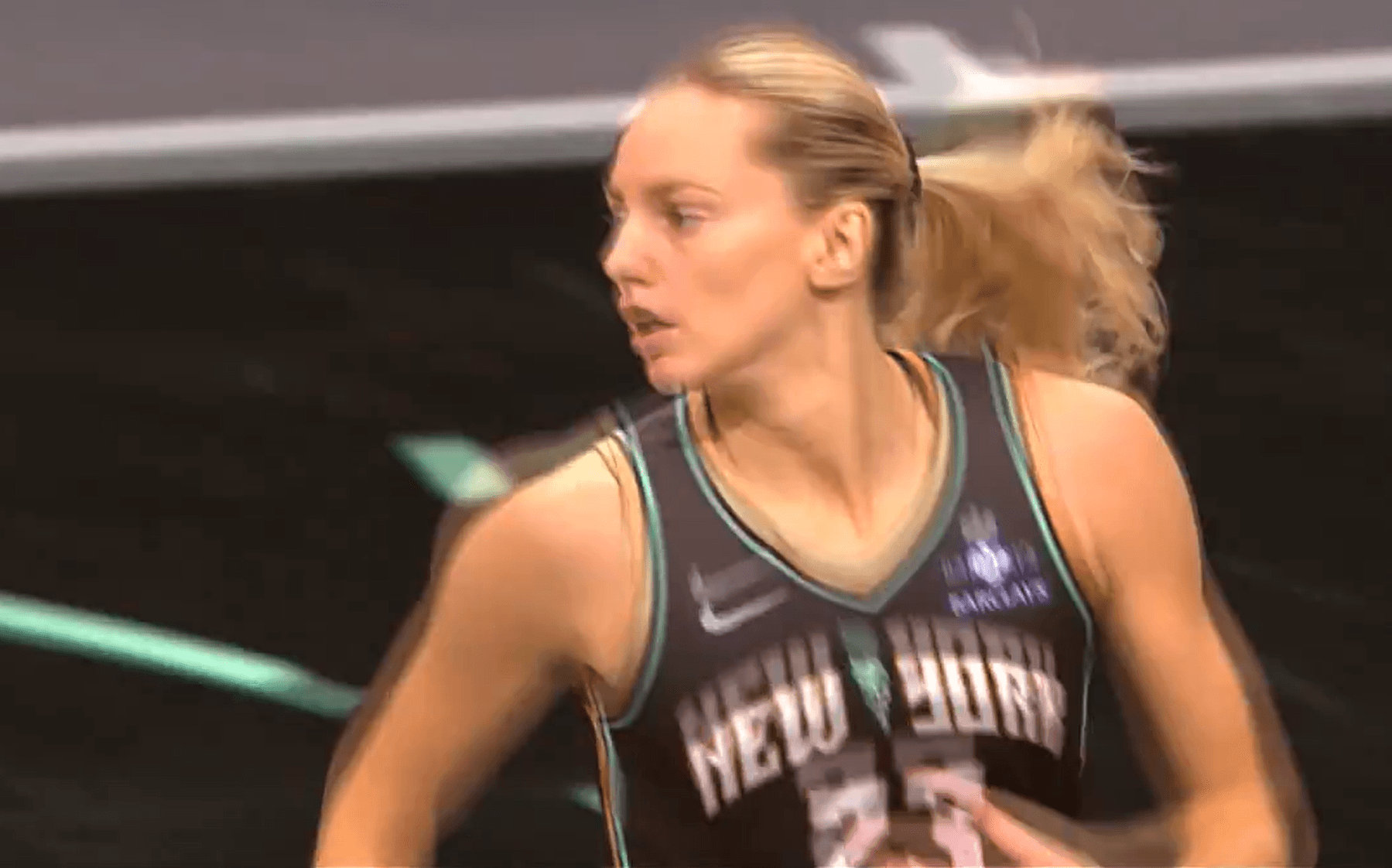 Johannès et New York terrassent Connecticut et restent invaincus, Akoa-Makani continue