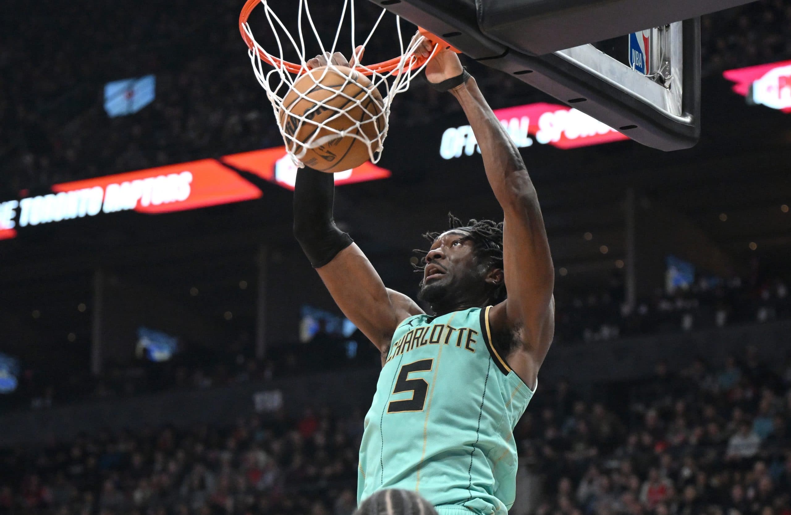 Mark Williams échangé aux Suns : Phoenix mise sur la taille en raquette