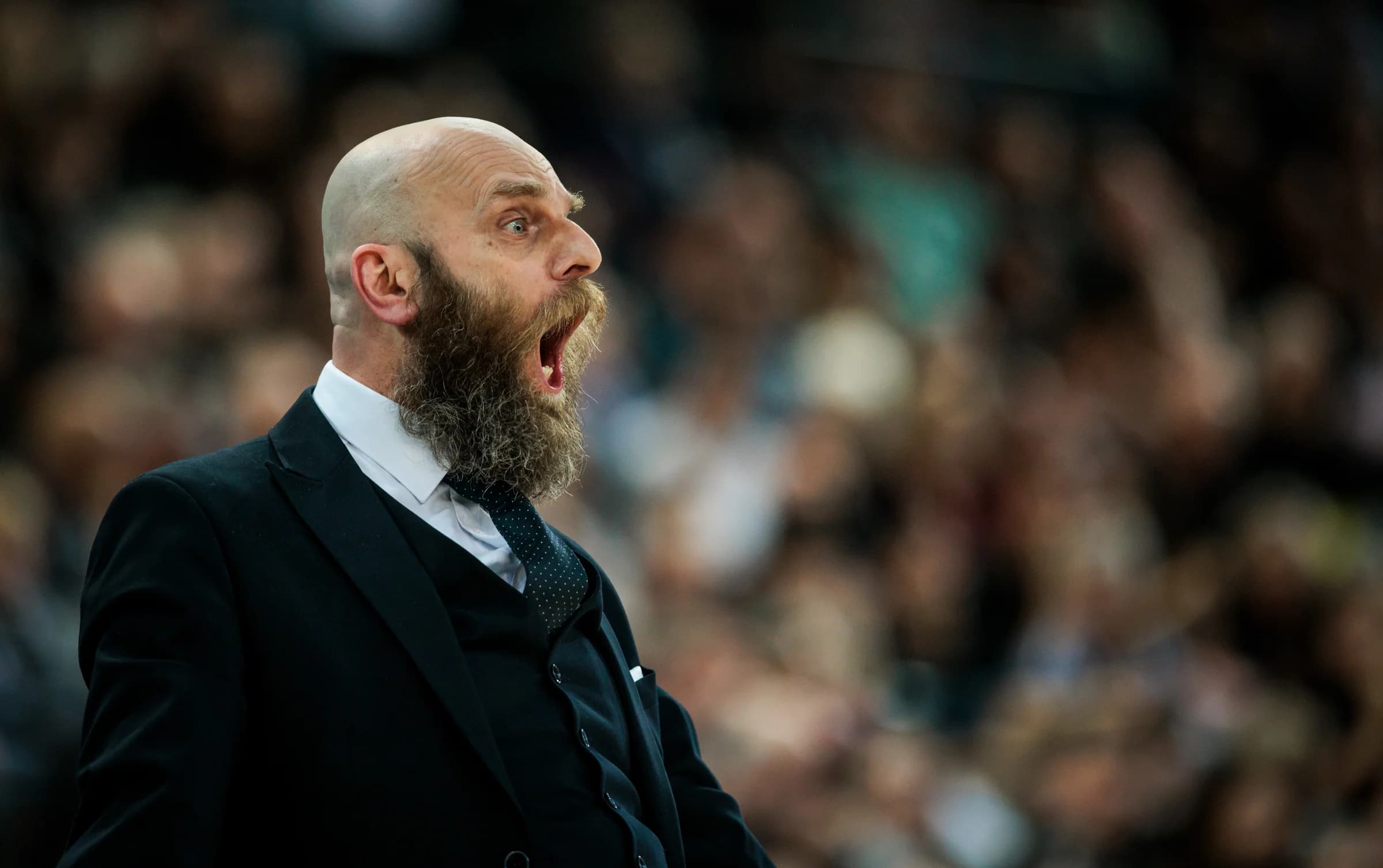 Cet ex-coach de Limoges et Strasbourg a été élu entraîneur de la saison en Grèce