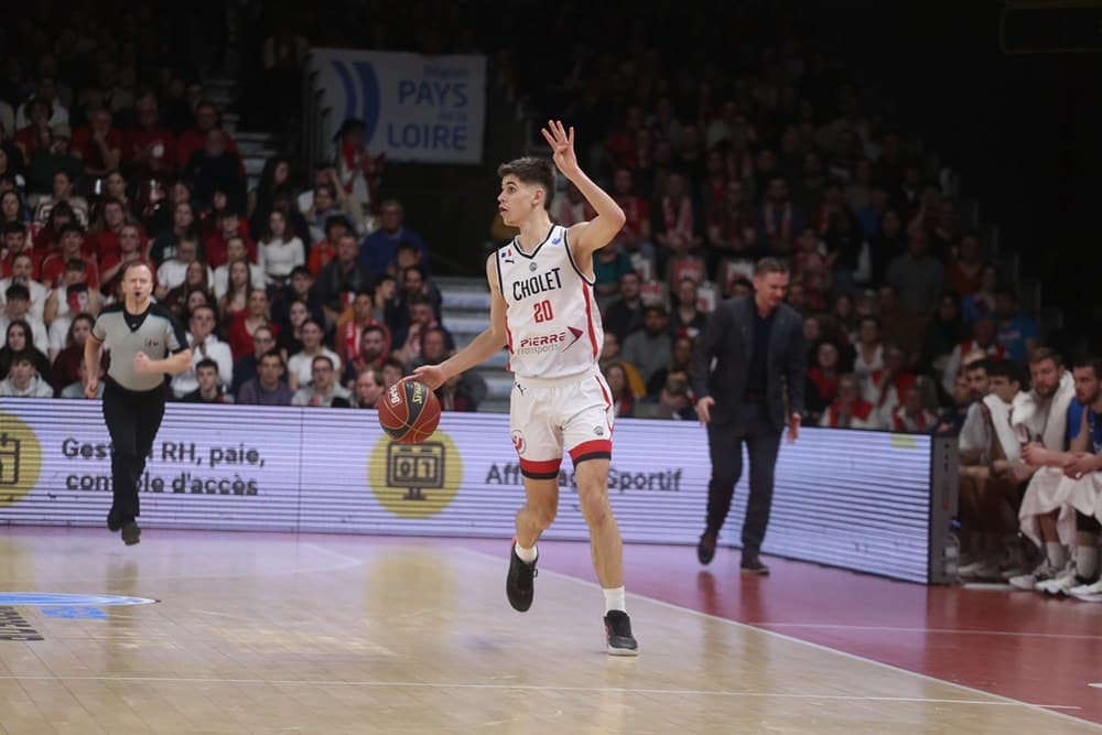 Matheo Leray signe son premier contrat professionnel avec Cholet