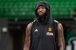 Mathias Lessort n'est toujours pas remis à 100_ de sa fracture du péroné