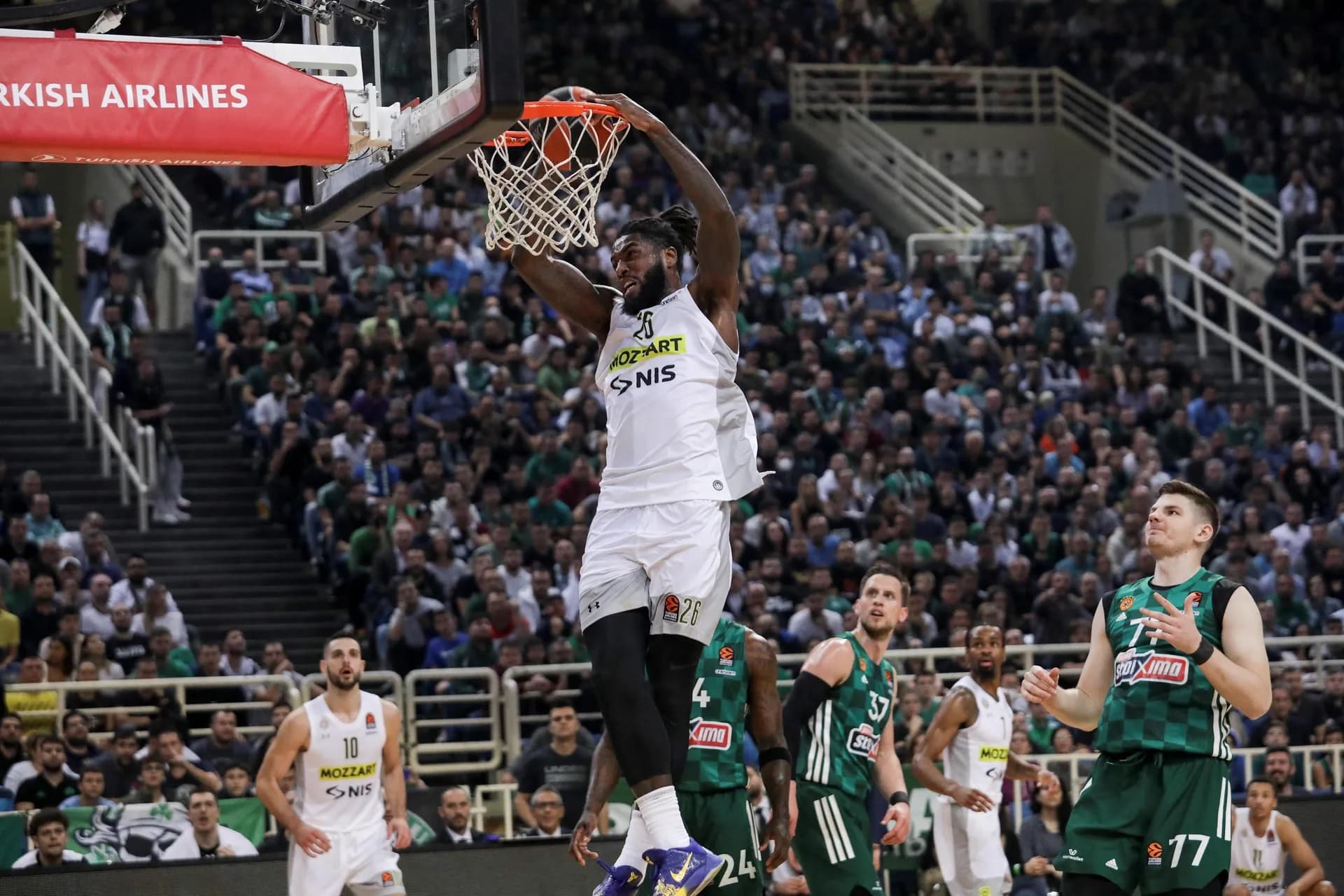 Le Partizan s’appuie sur Mathias Lessort pour gagner chez le Pana, l’Anadolu Efes encore battu