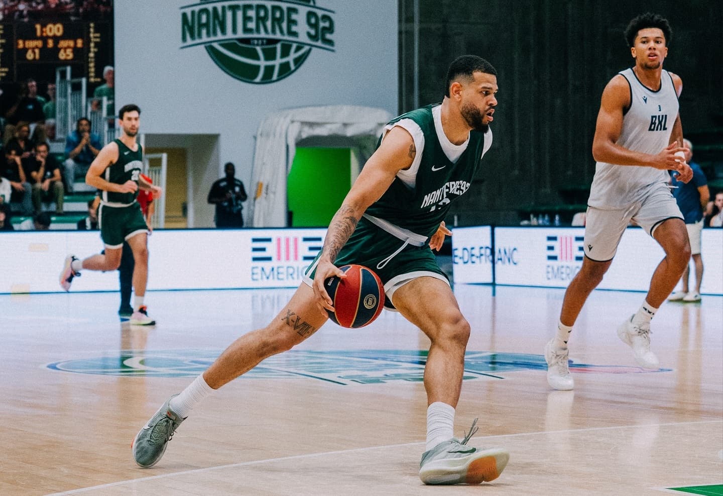 Nanterre enchaîne : large succès contre Bruxelles avant le début de saison