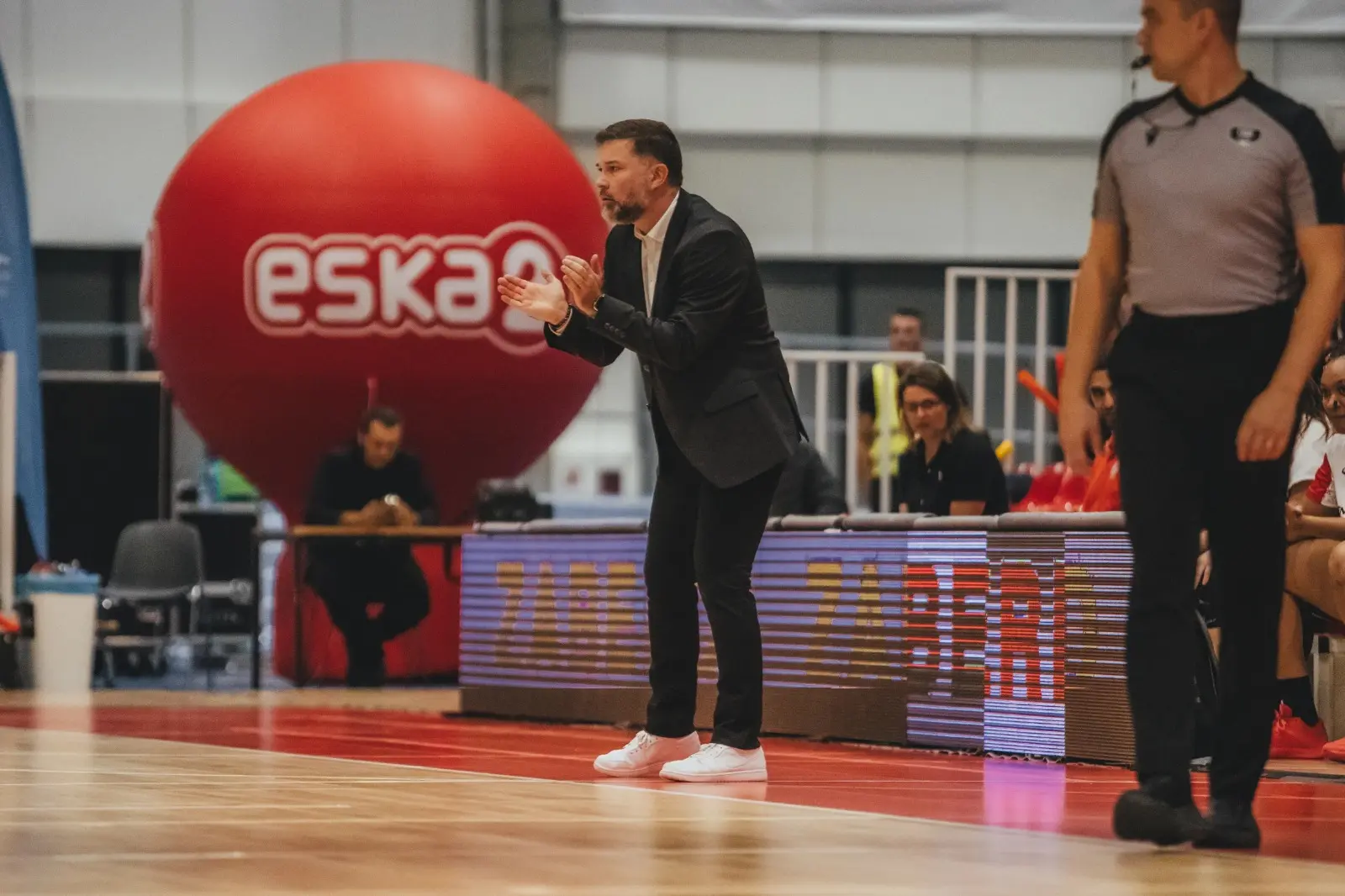 « À Villeneuve-d’Ascq, on a des ambitions » : Maxime Bézin demande « le respect » avant de recevoir Basket Landes