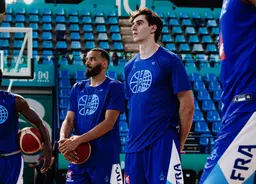 Maxime Raynaud et Amine Noua travaillent avec l'équipe de France depuis lundi à Pau