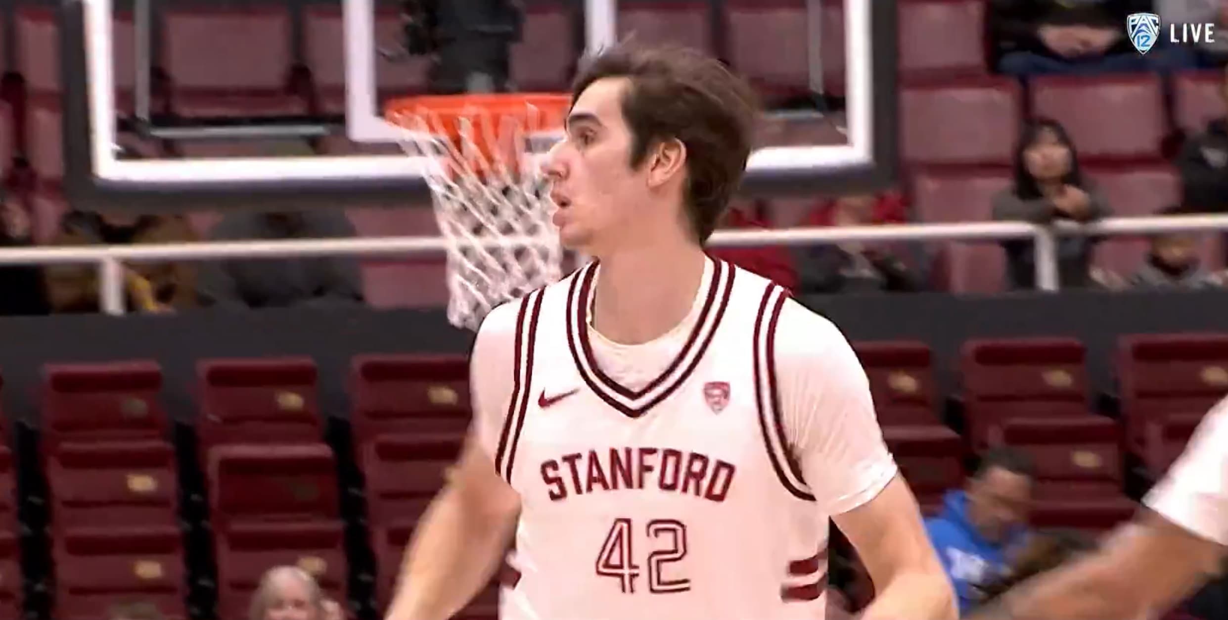 Maxime Raynaud encore dominant mais encore battu, face à UCLA