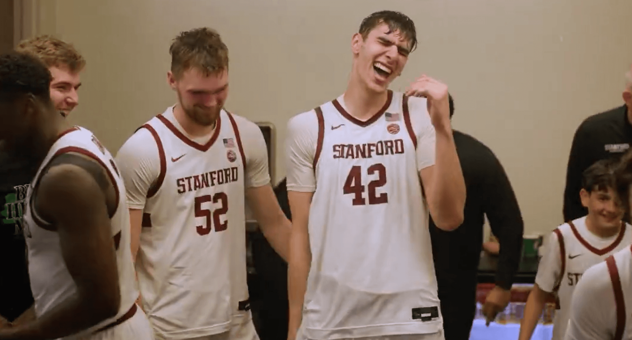 Maxime Raynaud bat le record de double-doubles sur une saison de Stanford