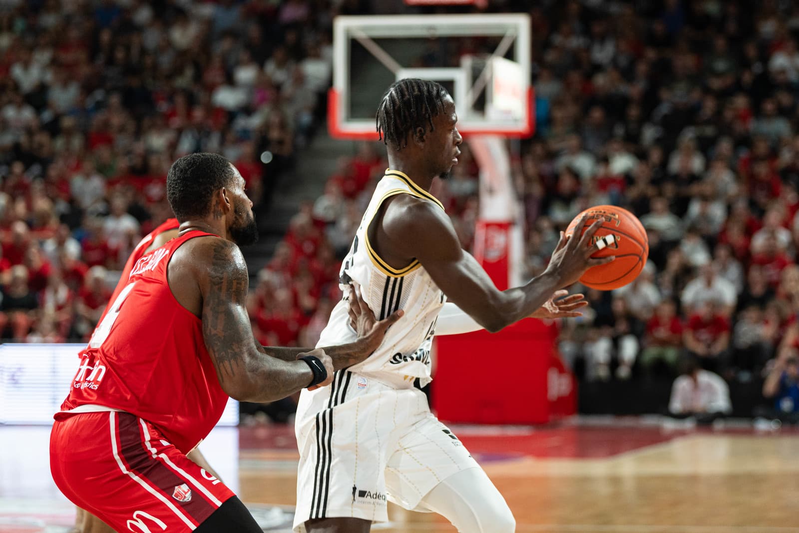 C’est confirmé : Mbaye Ndiaye (ASVEL) souffre d’une rupture des ligaments croisés