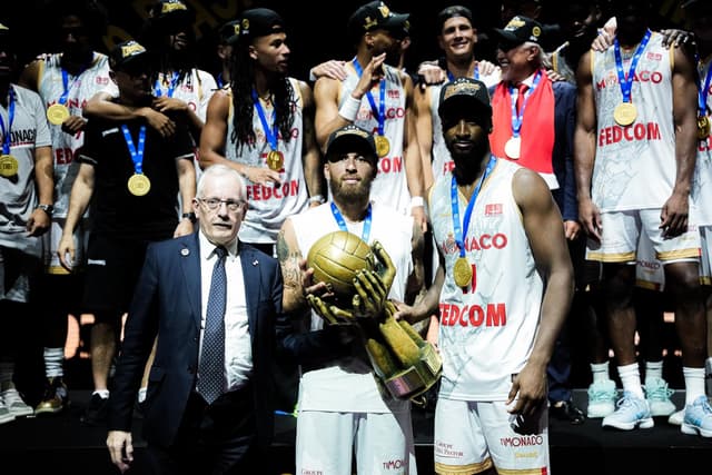 « Jaron Blossomgame a un peu la mémoire courte » : Philippe Ausseur répond aux critiques sur la LNB et évoque l’avenir en suspens de l’AS Monaco
