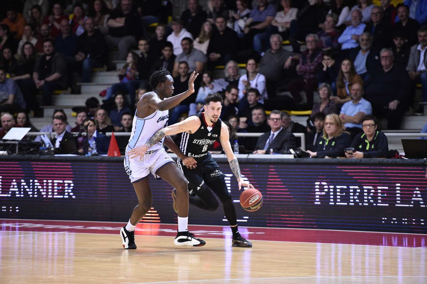 Strasbourg gâche la première de Sekou Doumbouya