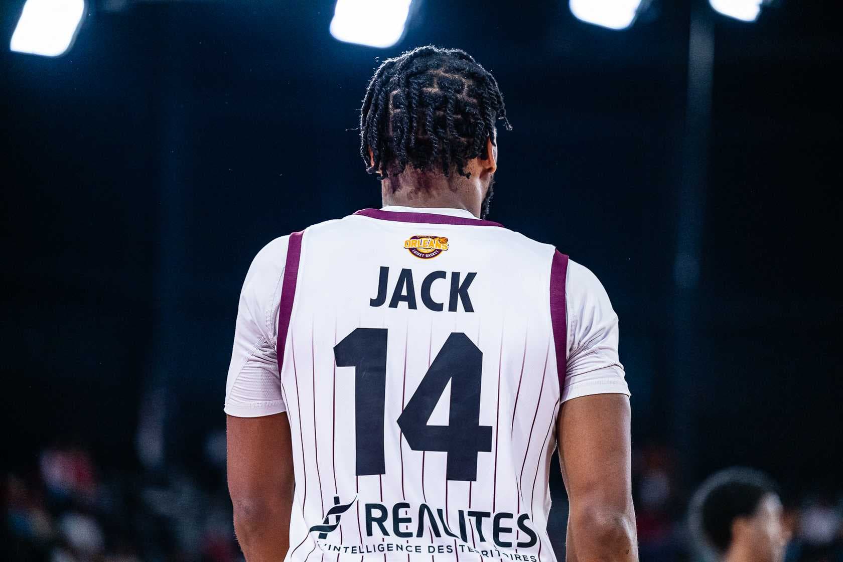 Maceo Jack retourne au Royaume-Uni après un an à Orléans