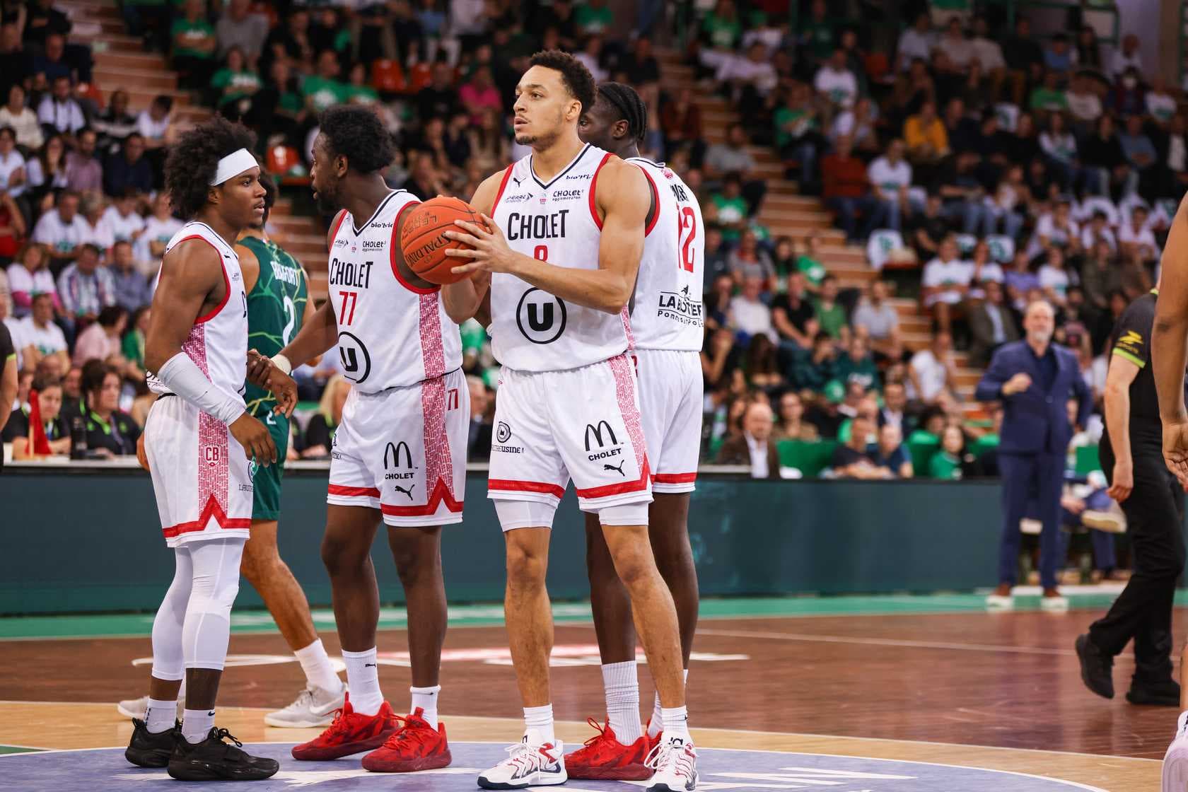 Jamuni McNeace (Cholet) arrêté deux mois !