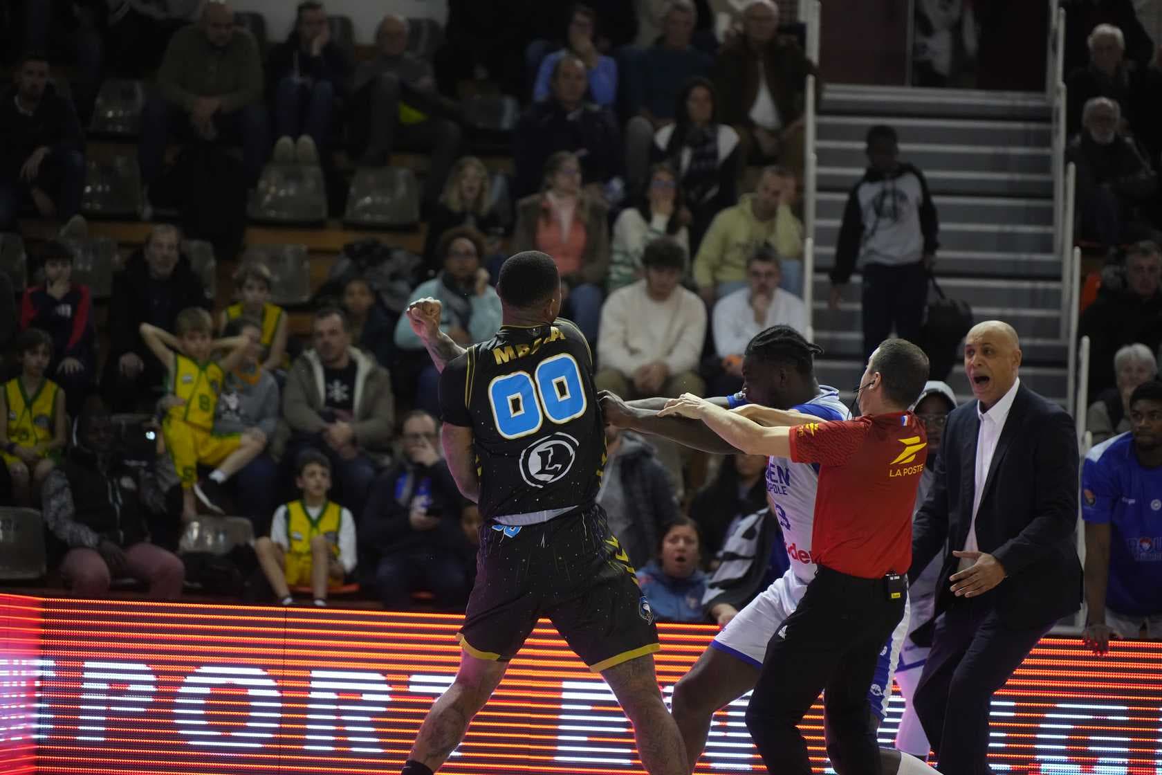 Après l’échauffourée, les décisions : lourde sanction pour Benoit Mbala, Yasmin Mambo blanchi