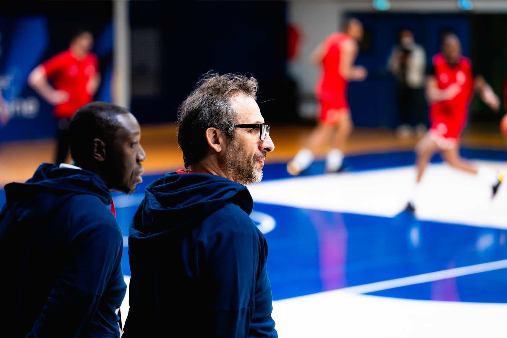 Antoine Rigaudeau préposé au tirage au sort de la Coupe du Monde U19, les Bleuets dans le troisième chapeau