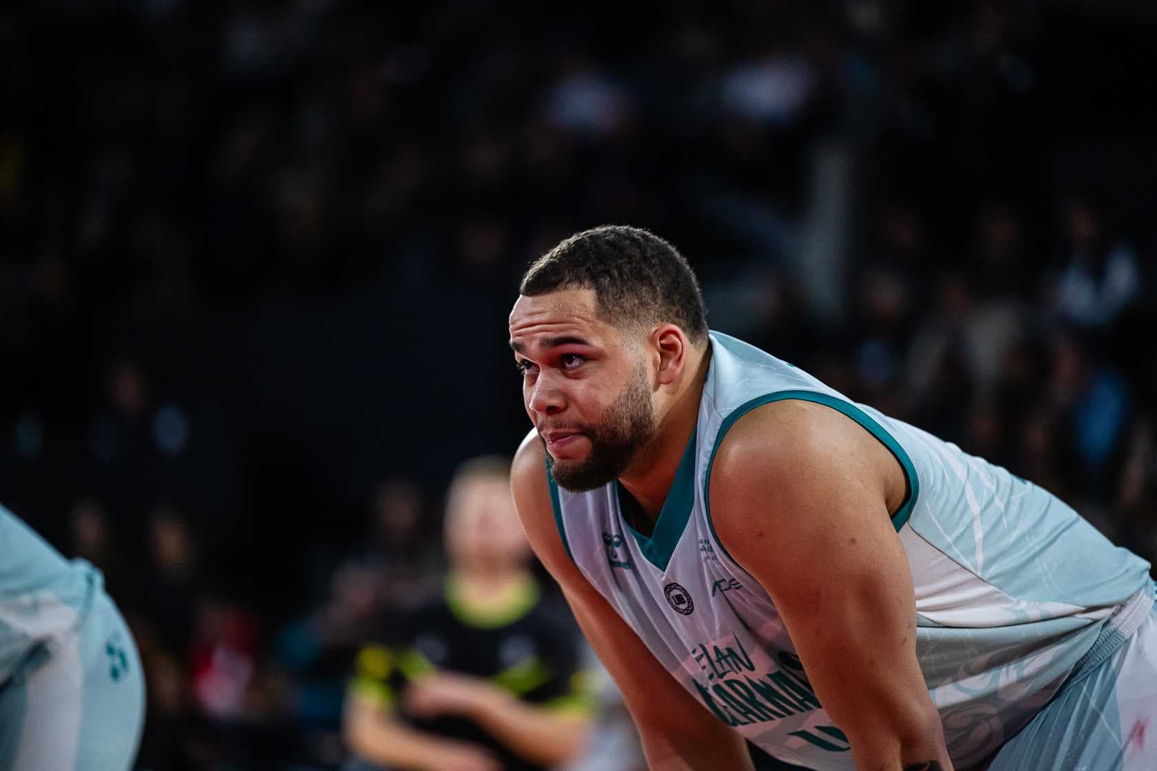 MVP en titre d’ÉLITE 2, Christopher Ledlum se montre avec les Houston Rockets
